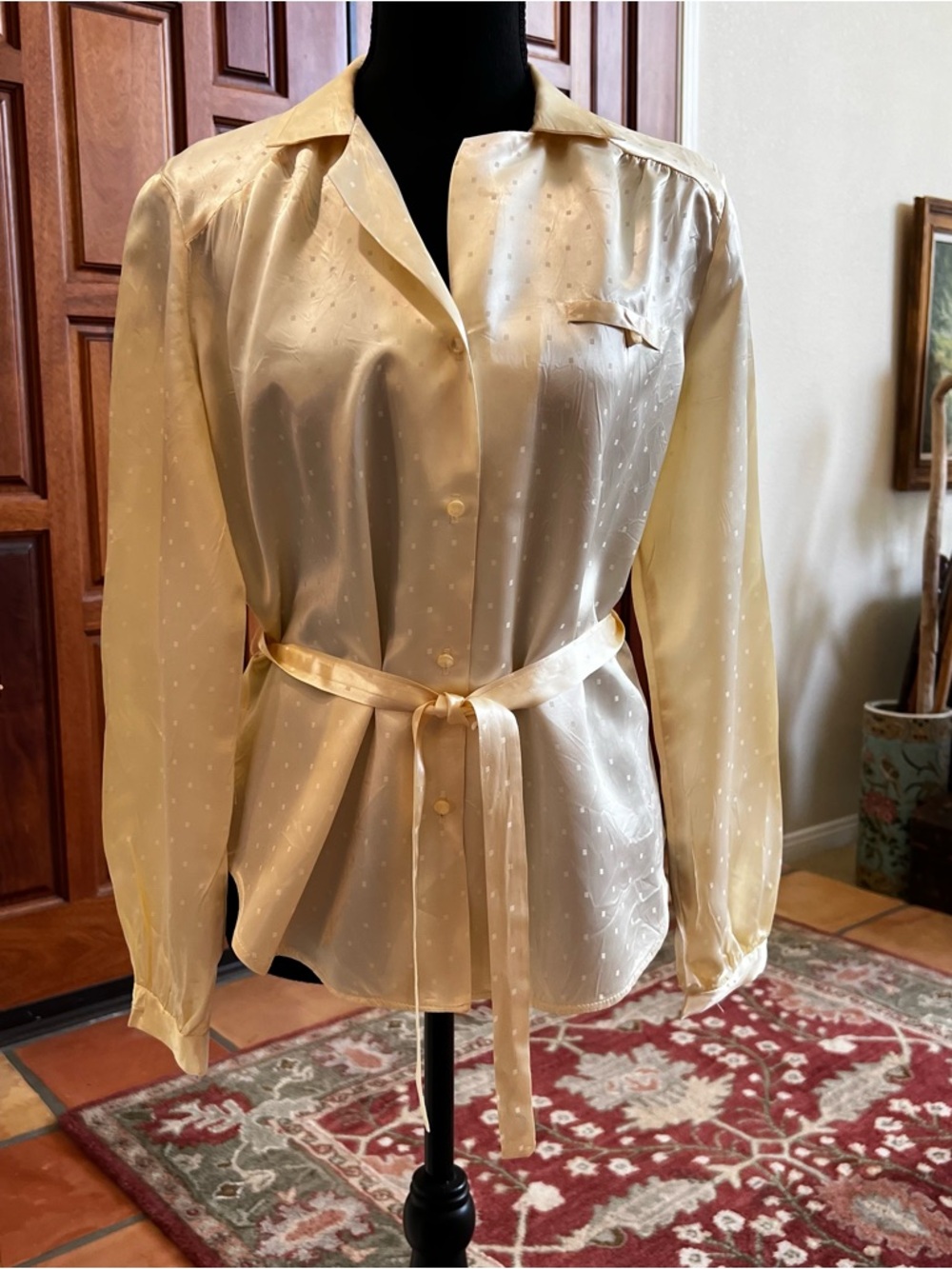 Vintage 70’s Sauci Top Size M Beige Polka Dot Satin Collared Button Up Blouse